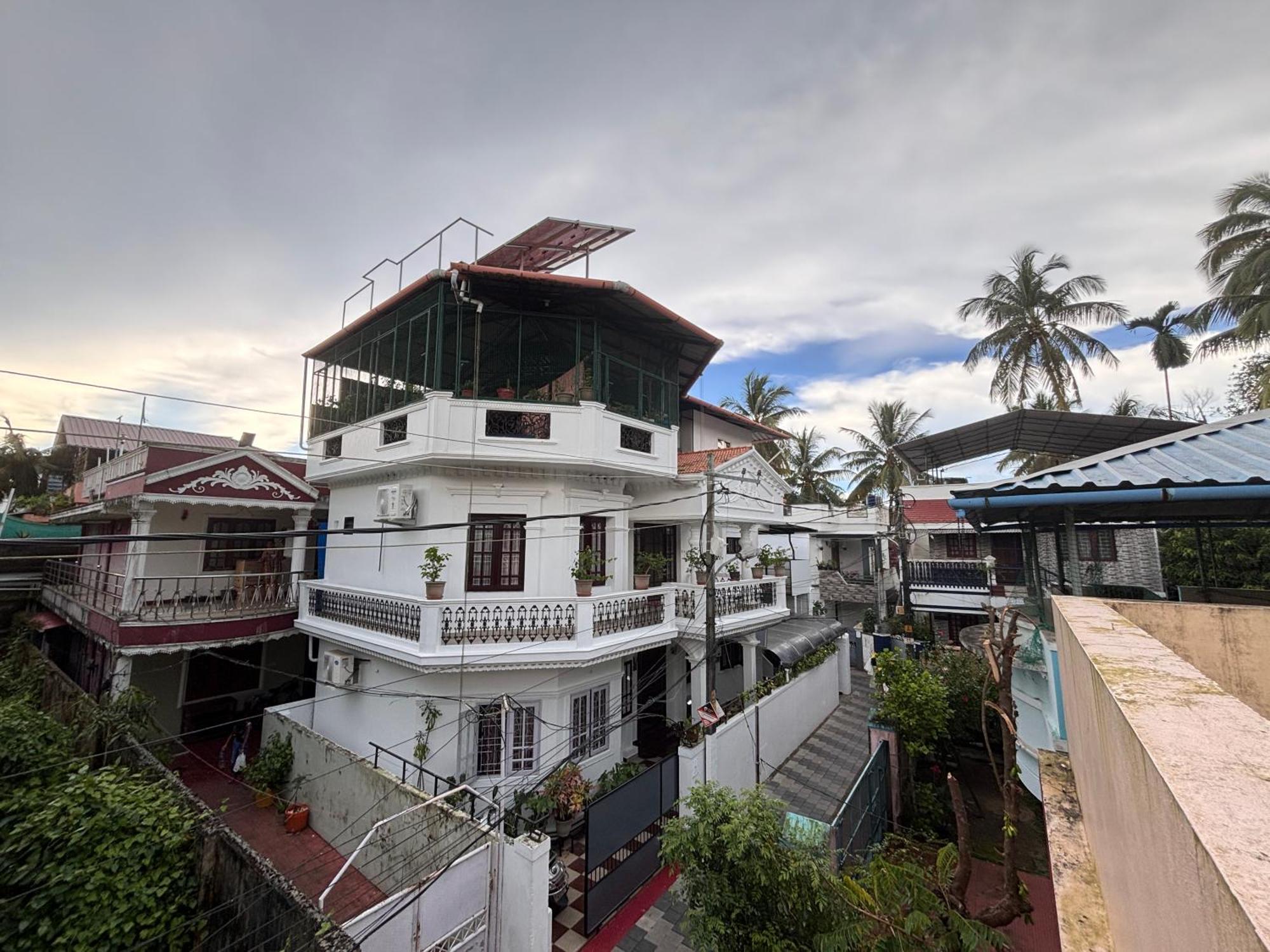 Beza Homestay Коччи Экстерьер фото